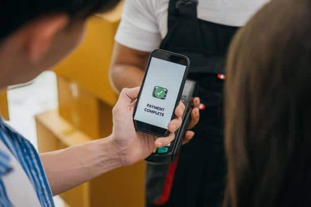Confirmed payment on mobile device during product delivery under CPT terms.