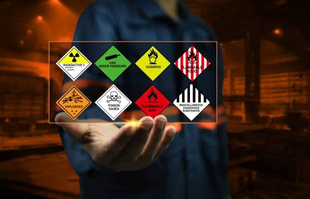 Inspection of dangerous goods labels for DG shipment compliance
